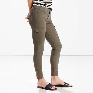 Levi’s 711 skinny cargo pant olive green sz 25